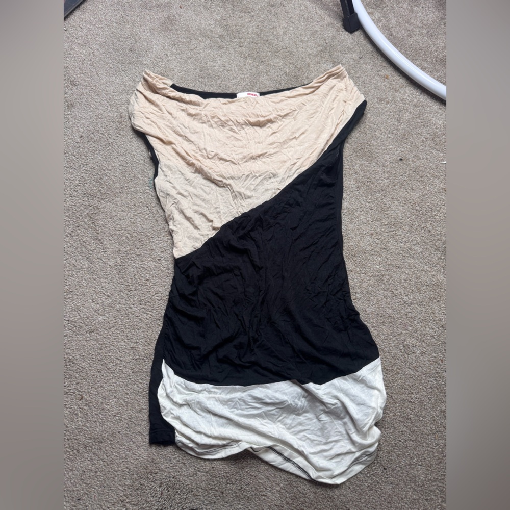 BONGO Black and Cream Colorblock Top